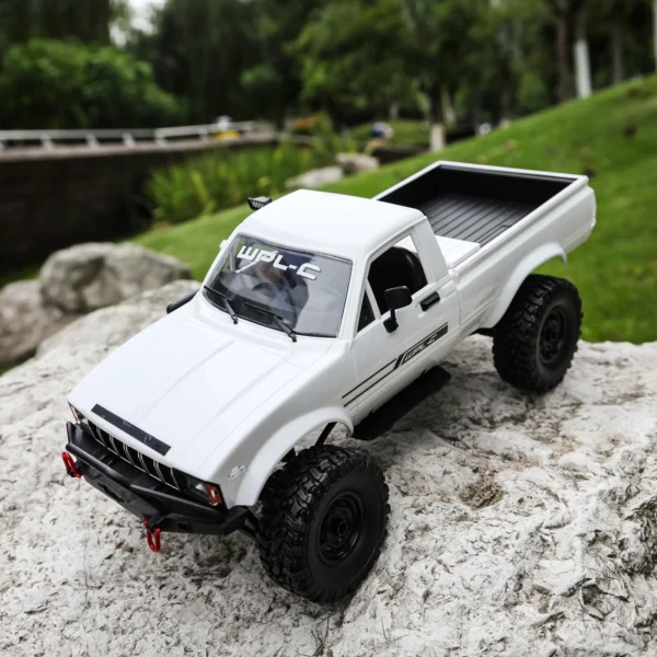 auto a control remoto hilux 81 escala 1/16 modelo wpl c24